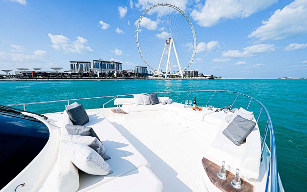 Аренда моторной яхты Ferretti 670 Bella 4 в Дубае, ОАЭ